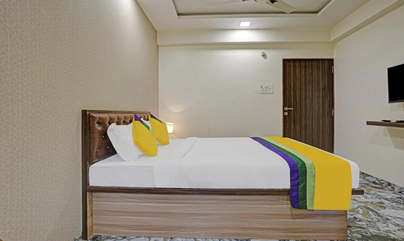 Glitz Hotels Golden Birds - Mahape, Navi Mumbai Luaran gambar